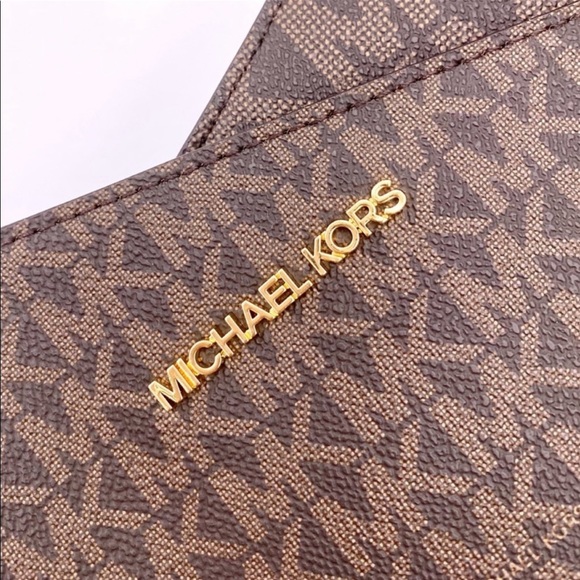 Michael Kors Large Chain Shoulder
Bag Tote - Picture 5 of 11